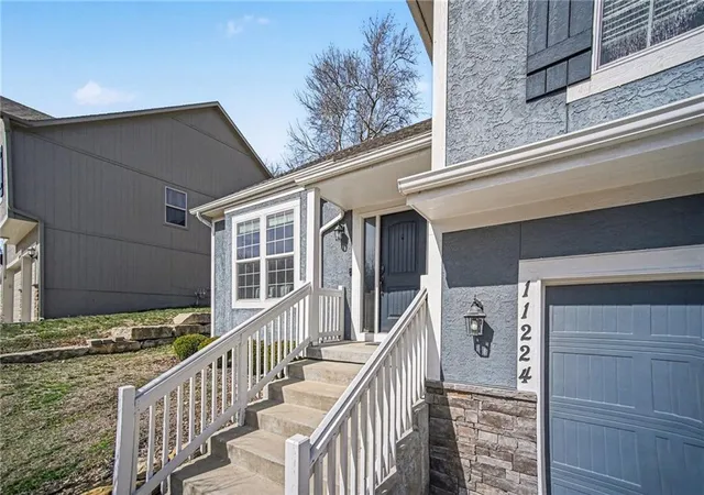 4th image of 11224 Cernech Rd, Kansas City, KS 66109 | MLS# 2609632