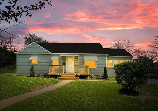 1st image of 8301 Highland Ave, Kansas City, MO 64131 | MLS# 2609702