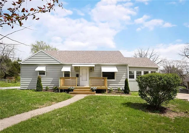 2nd image of 8301 Highland Ave, Kansas City, MO 64131 | MLS# 2609702