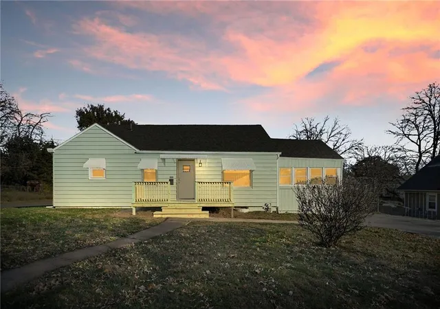32nd image of 8301 Highland Ave, Kansas City, MO 64131 | MLS# 2609702