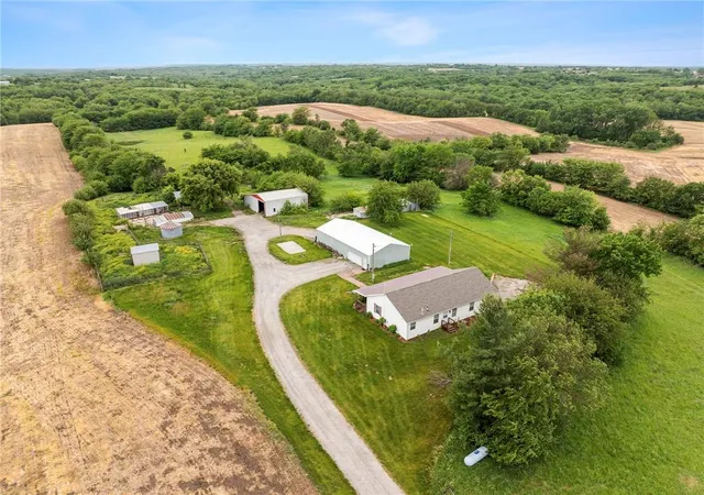 Photo 2 of Single family home for sale at 9226 427 Road, Savannah, MO 64485 | MLS# 2609749 | Listing updated on 2026-10-13