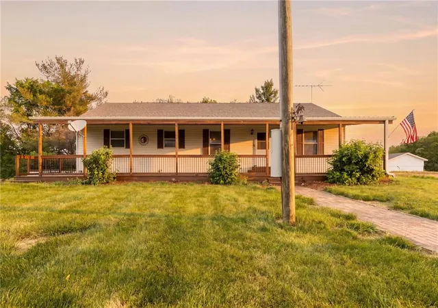 Photo 3 of Single family home for sale at 9226 427 Road, Savannah, MO 64485 | MLS# 2609749 | Listing updated on 2026-10-13