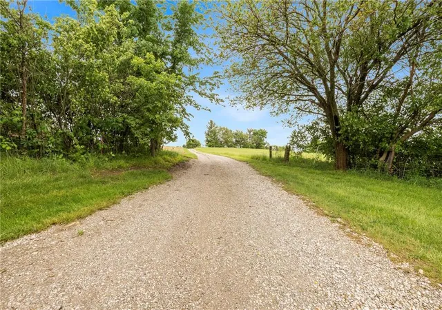 Photo 4 of Single family home for sale at 9226 427 Road, Savannah, MO 64485 | MLS# 2609749 | Listing updated on 2026-10-13