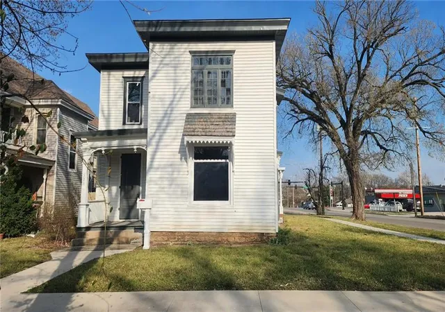 Homes for sale in Fort Scott, KS | 523 S Judson St, Fort Scott, KS 66701 | MLS# 2609811