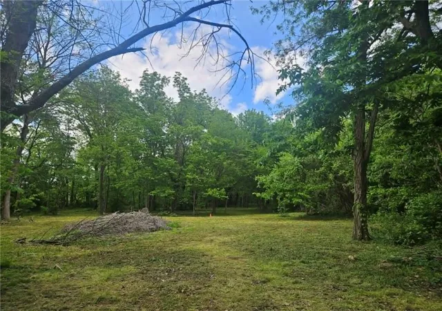 2nd image of 1020 W Henry St, Sedalia, MO 65301 | MLS# 2609870