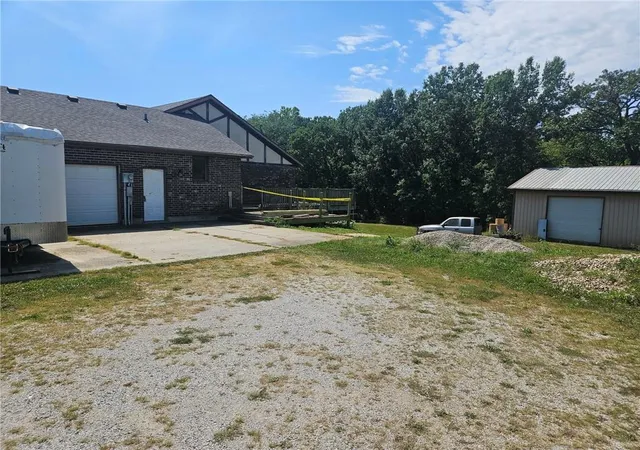 Photo 3 of Single family home for sale at 25410 High Dr, Excelsior Springs, MO 64024 | MLS# 2609873 | Listing updated on 2026-08-31