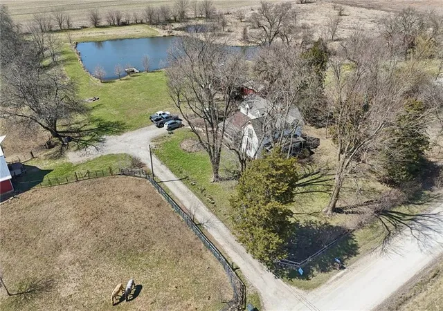 2nd image of 1031 Ne 301 Rd, Leeton, MO 64761 | MLS# 2609931