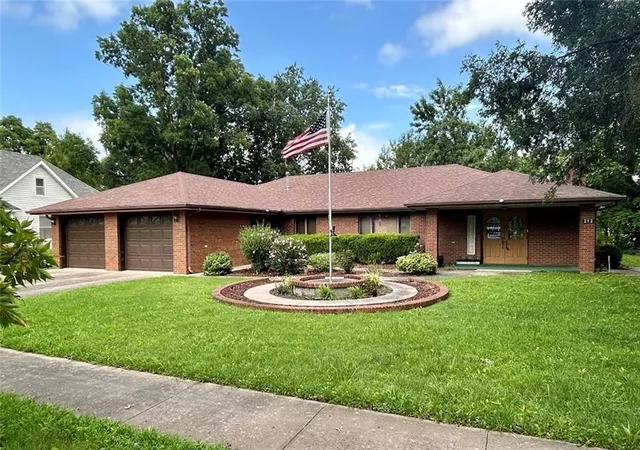 Homes for sale in Erie, KS | 212 N Grant St, Erie, KS 66733 | MLS# 2609954