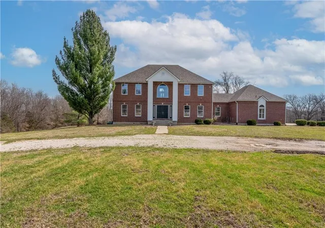 Photo 3 of Single family home for sale at 471 201st Road, Warrensburg, MO 64093 | MLS# 2609956 | Listing updated on 2026-09-14