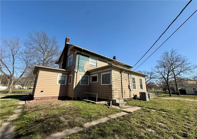 Homes for sale in Burlington, KS | 416 S 6Th St, Burlington, KS 66839 | MLS# 2609963