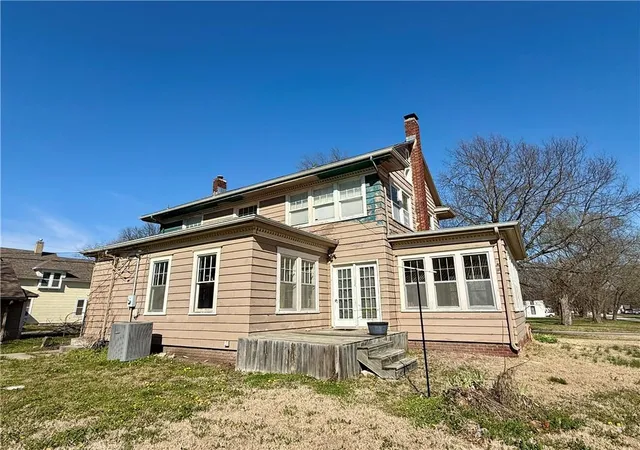 Homes for sale in Burlington, KS | 416 S 6Th St, Burlington, KS 66839 | MLS# 2609963