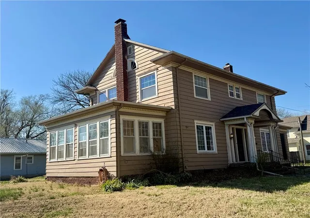 Homes for sale in Burlington, KS | 416 S 6Th St, Burlington, KS 66839 | MLS# 2609963