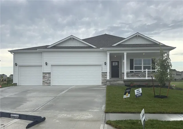 1st image of 25020 178Th Ter, Gardner, KS 66030 | MLS# 2609988