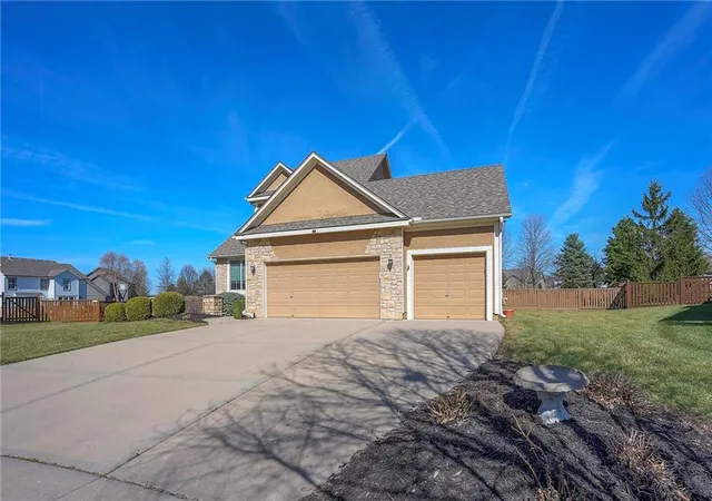 Photo 4 of Single family home for sale at 16155 S Harbinger St, Olathe, KS 66062 | MLS# 2609992 | Listing updated on 2026-04-10