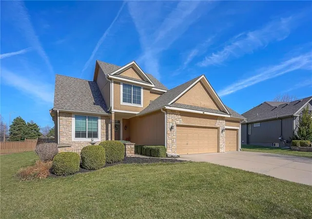 Photo 1 of Single family home for sale at 16155 S Harbinger St, Olathe, KS 66062 | MLS# 2609992 | Listing updated on 2026-04-10