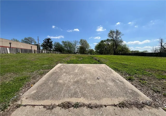 Photo 1 of Land for sale at 2331 S Sterling Ave, Independence, MO 64052 | MLS# 2609994 | Listing updated on 2026-04-18