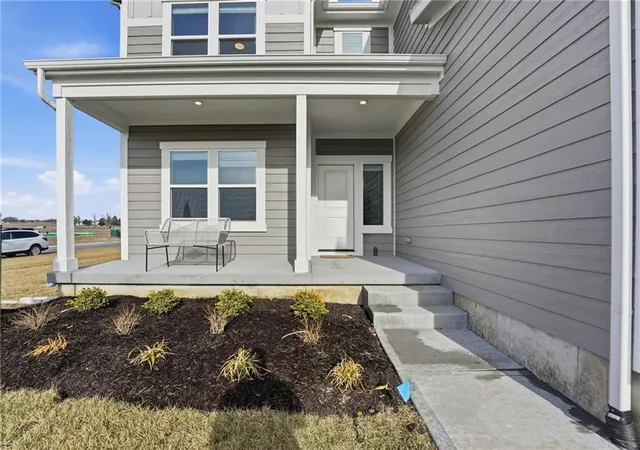 Photo 3 of Single family home for sale at 1520 Se Sweet Root Dr, Lees Summit, MO 64082 | MLS# 2610016 | Listing updated on 2026-10-01