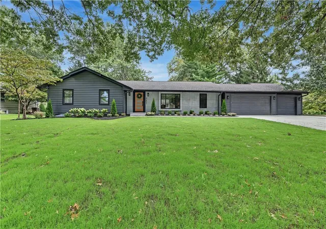 Single family home for sale at 9427 Wenonga Rd, Leawood, KS 66206 | MLS# 2610019