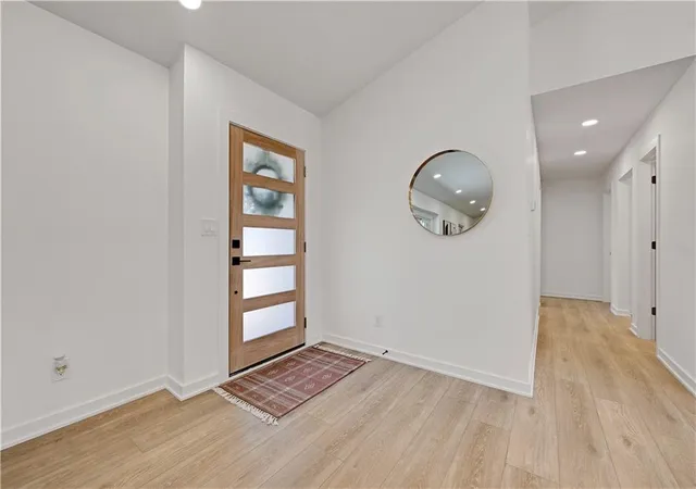 Photo 3 of Single family home for sale at 9427 Wenonga Rd, Leawood, KS 66206 | MLS# 2610019 | Listing updated on 2026-09-29
