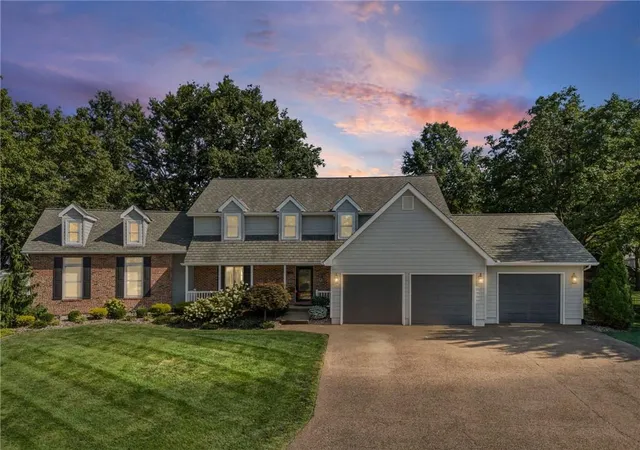 1st image of 1501 E Sleepy Holw Dr, Olathe, KS 66062 | MLS# 2610022