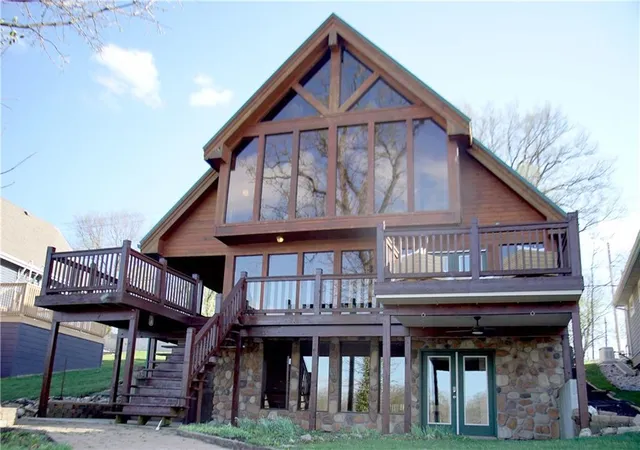 2nd image of 27 Beach Dr, Lake Tapawingo, MO 64015 | MLS# 2610025