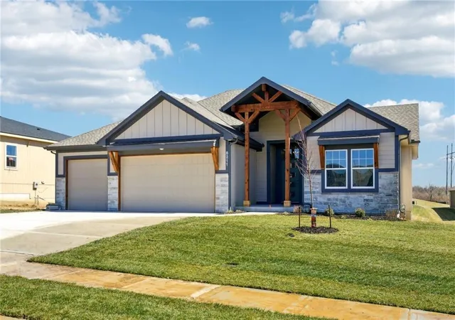 Photo 1 of Single family home for sale at 8308 Nw 90th Street, Kansas City, MO 64153 | MLS# 2610062 | Listing updated on 2026-03-30