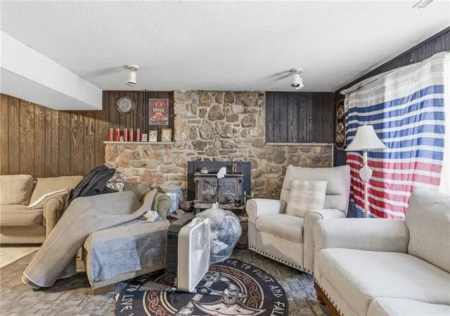 Photo 3 of Single family home for sale at 14903 E Kentucky Rd, Independence, MO 64050 | MLS# 2610097 | Listing updated on 2026-09-19