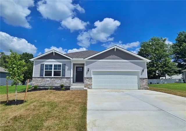 Homes for sale in Spring Hill, KS | 20930 W 217th St, Spring Hill, KS 66083 | MLS# 2610110