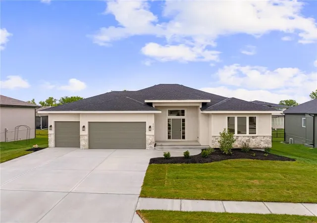 1st image of 25010 W 89th Ter, Lenexa, KS 66227 | MLS# 2610129