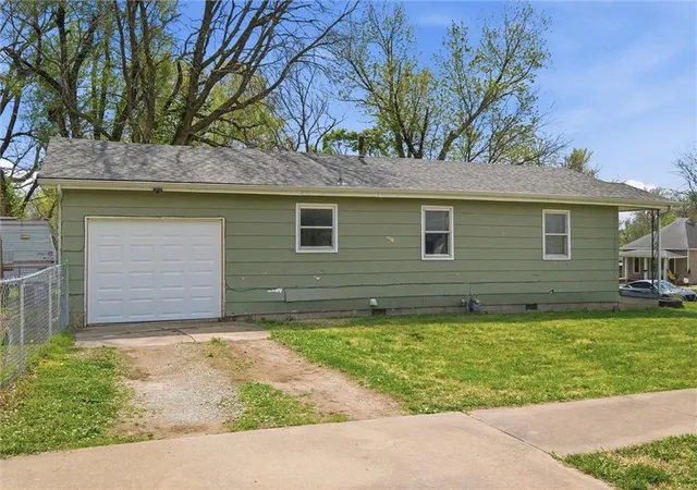 Homes for sale in Ottawa, KS | 933 N Cedar St, Ottawa, KS 66067 | MLS# 2610162