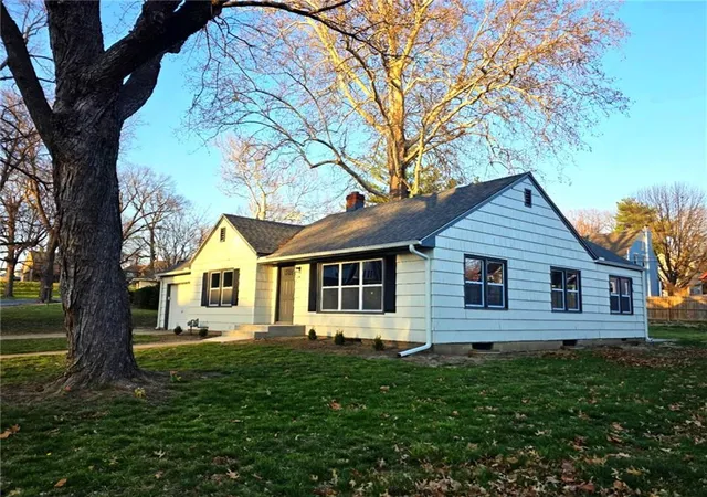 1st image of 2748 Fairleigh Ter, Saint Joseph, MO 64506 | MLS# 2610199