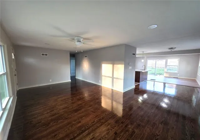 5th image of 2748 Fairleigh Ter, Saint Joseph, MO 64506 | MLS# 2610199