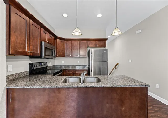 Photo 4 of Townhouse for sale at 633 N 74th Street, Kansas City, KS 66112 | MLS# 2610224 | Listing updated on 2026-08-29
