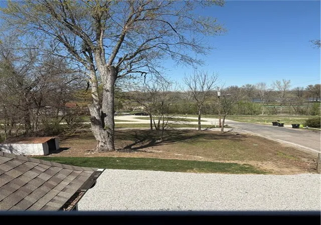 28th image of 406 E Forest St, Harrisonville, MO 64701 | MLS# 2610233
