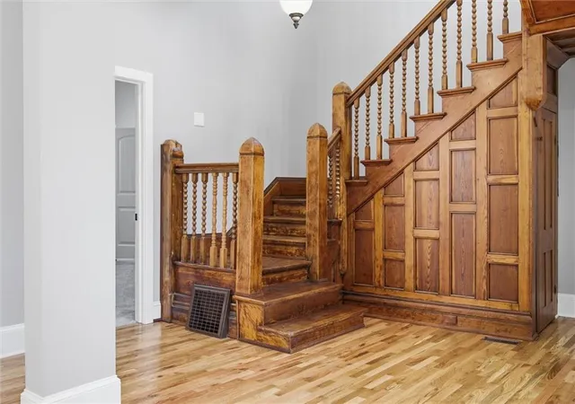 Photo 4 of Single family home for sale at 406 E Forest St, Harrisonville, MO 64701 | MLS# 2610233 | Listing updated on 2026-09-24