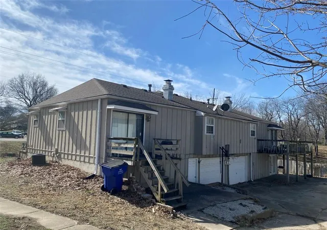 Listing Photo 2 - Condo for sale in building located at 11422 E 75th St, Raytown, MO 64138 - Unit #