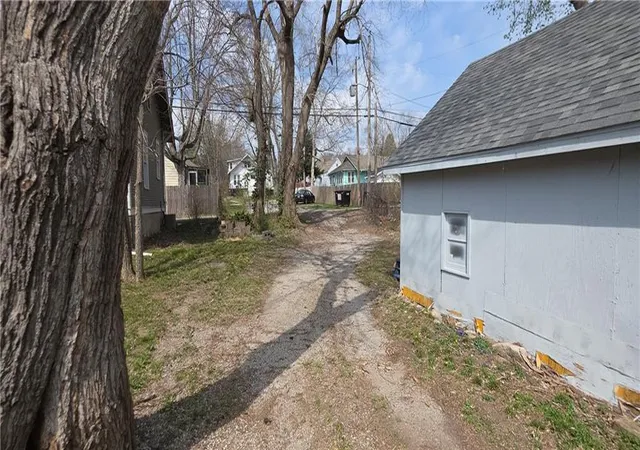 5th image of 306 E Franklin St, Liberty, MO 64068 | MLS# 2610248