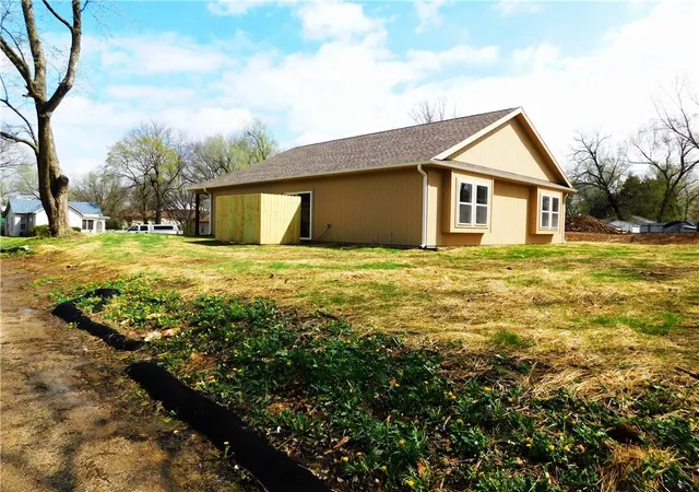 3rd image of 507 W 3Rd St, Holden, MO 64040 | MLS# 2610254