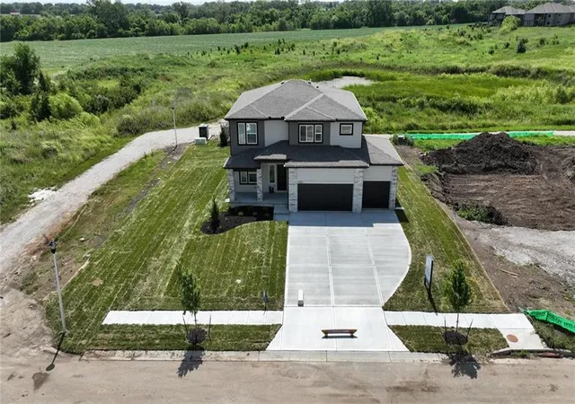 Photo 1 of Sale Pending at 363 Sw Amara Dr, Lees Summit, MO 64064 | MLS# 2610267 | Listing updated on 2026-03-31