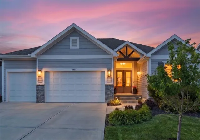 3rd image of 17321 Bradshaw St, Overland Park, KS 66221 | MLS# 2610327
