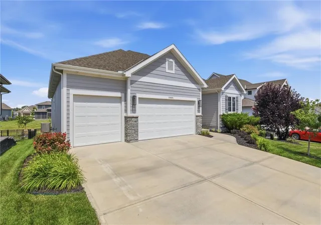4th image of 17321 Bradshaw St, Overland Park, KS 66221 | MLS# 2610327