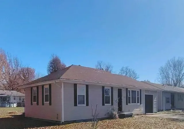 5th image of 2300 Sunset Ave, Baxter Springs, KS 66713 | MLS# 2610348