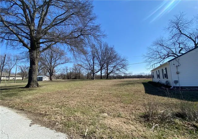 Homes for sale in Clinton, MO | Tbd Towers Street, Lots 52-57 St, Clinton, MO 64735 | MLS# 2610388