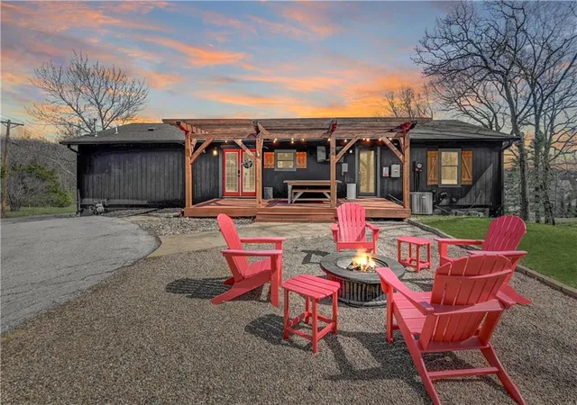 4th image of 110 C St, Lake Lotawana, MO 64086 | MLS# 2610400
