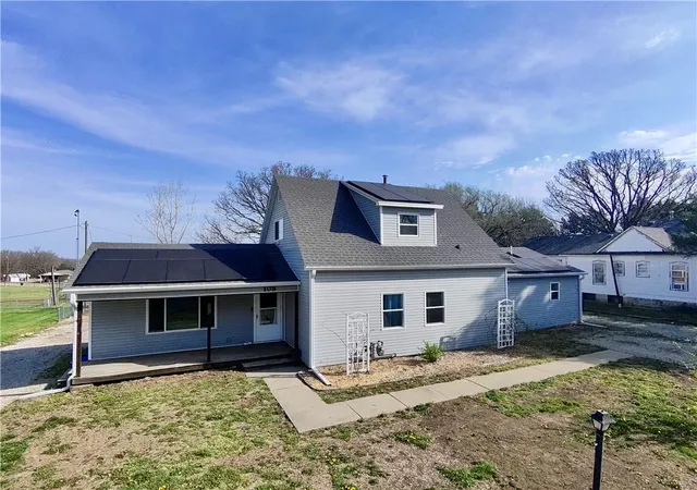 Homes for sale in Lebo, KS | 108 E 5th St, Lebo, KS 66856 | MLS# 2610426