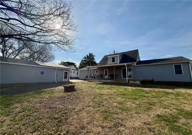 Homes for sale in Lebo, KS | 108 E 5Th St, Lebo, KS 66856 | MLS# 2610426