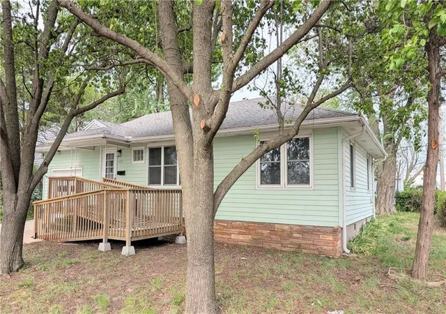 Homes for sale in El Dorado Springs, MO | 209 S West Haven Rd, El Dorado Springs, MO 64744 | MLS# 2610447
