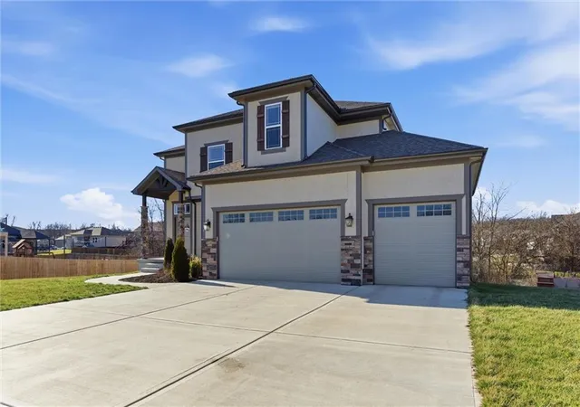 Homes for sale in Lone Jack, MO | 308 E Oak St, Lone Jack, MO 64070 | MLS# 2610489