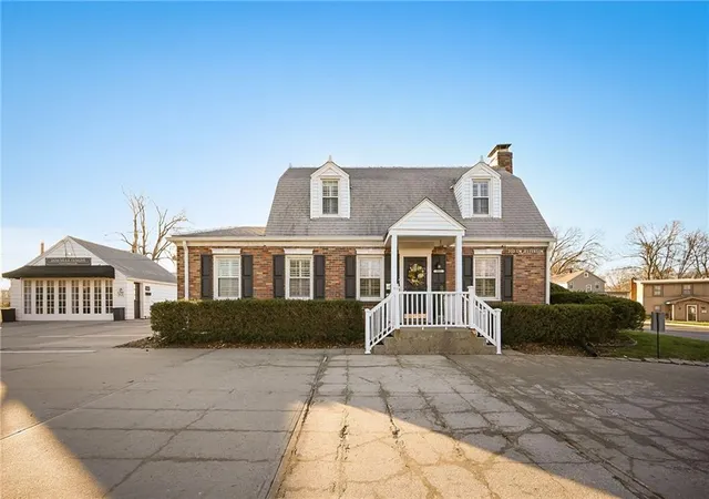 1st image of 203 Sw Jefferson St, Lees Summit, MO 64063 | MLS# 2610503
