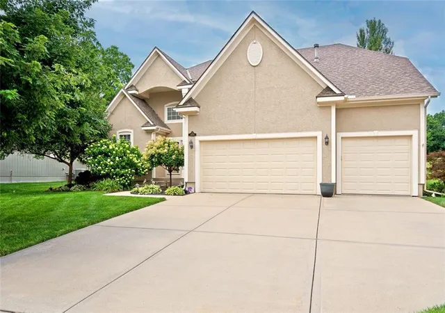 Photo 1 of Sale Pending at 14770 S Glen Eyrie St, Olathe, KS 66061 | MLS# 2610518 | Listing updated on 2026-10-01